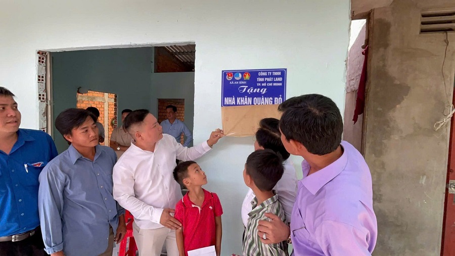tinh phat group tang nha khan quang do tai xa an binh 4